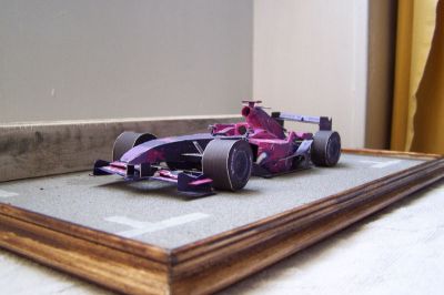 torro rosso F1
voici la F1 de l'ecurie torro rosso de 2006
elle viens de http://kmworks.cocolog-nifty.com/blog/
photo prise sur un diorama a mon pÃ©re
