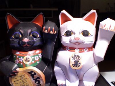 Manekineko
from http://cp.c-ij.com/english/3D-papercraft/
