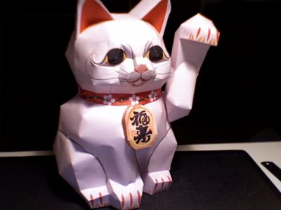 Manekineko
from http://cp.c-ij.com/english/3D-papercraft/
