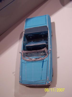 Ford galaxie
Encore une conception phh29...montÃ©e en approximativement 10 heures elle trÃ©s bien conÃ§ue...le montage se fait sans soucis....elle n'est pas encore super propre niveau montage mais je suis assez content de moi...car elle est rÃ©duite de l'echelle 1/24 Ã  l'echelle...heu je sais pas...en tout cas elle fait 8.5 cm de long...

