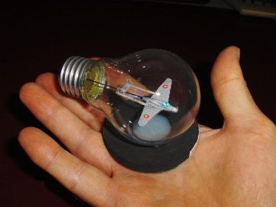 Vampire
Un des premiers jets des forces aÃ©riennes suisse

http://avions-papier.heb3.org/

