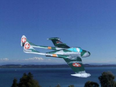 Venom
Un des premiers jet des forces armÃ©es suisses avec le vampire.

http://avions-papier.heb3.org/
