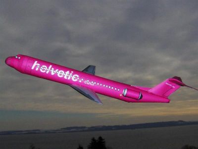Fokker-100
Compagnie privÃ©e.

http://avions-papier.heb3.org/
