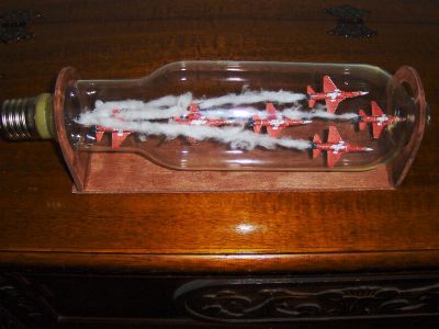 patrouille suisse
6 avions F-5 tiger

http://avions-papier.heb3.org/

