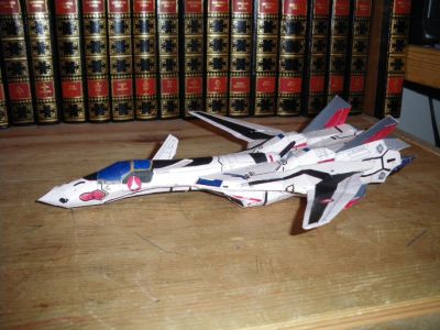 modele serie Macross... couleurs rehaussÃ©es
