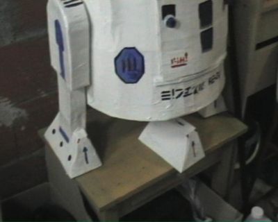 R2D2 terminÃ©, pieds
