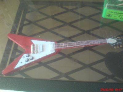 une autre guitar
