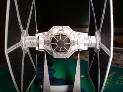 tie fighter
vue de face
