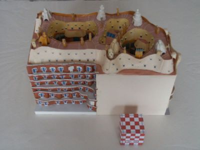 La casa Mila (ou encore La Pedrera)
Pourrait devenir une bonne base par une maquette plus aboutie.
