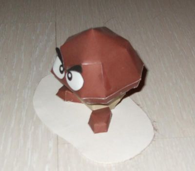 Goombass (1/2)
un goombass fait le meme jour que le chomp par contre pas reussie a bien faitre les sourcil (po rave)
