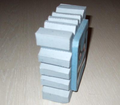 Twomp (cotÃ©)
un de mes premier Papercraft avec du vrai papier (100g)
Keywords: twomp nintendo
