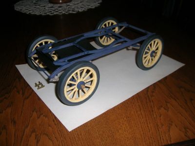 Chassis de Renault AX 1908 (en cours de construction)
