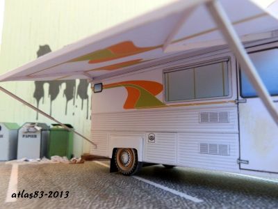 Type H Camping-car "rouge de Camille" restaurÃ© et modernisÃ©
C'est l'Ã©tÃ© : attention au soleil
