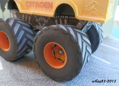 Type H "Super H Monster Truck"
ATTENTION !! Les quatre roues : prÃ¨s de 200 piÃ¨ces ... 
