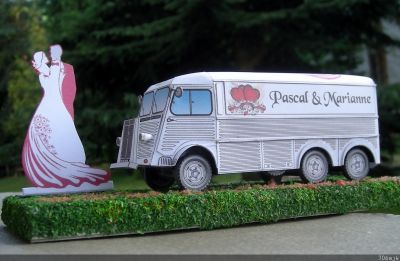 Type H 6 roues "mariage de Marianne et Pascal"
Le H mis sur support par Michel (diomaran2) tel qu'il a Ã©tÃ© offert Ã  Pascal.
