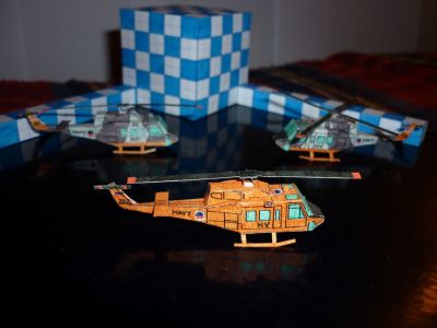 Bell 212 (proto au 2nd plan + sÃ©rie au 1er) et 412 (second plan Ã  droite)
