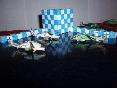 FHI 160, hÃ©lico d'attaque perso inspirÃ© par les AH-64 et autres
InspirÃ© par les AH-64 et autres Agusta A129 Mangusta. Le proto fait mains est devant, les modÃ¨les de sÃ©rie fait sous MicrografX Designer 3.1 au second.
