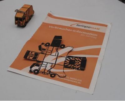 Ce que je fais avec des publicitÃ©s inutiles, je trouve
chaque samedi dans mon boite aux lettres...

Gravure sur linolium, appliquÃ© sur des publicitÃ©s en papier...
