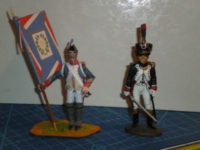 Carton contre plomb
Les Figurines font 6 cm. L'officier est un soldat de plomb de la marque DEL PRADO.
