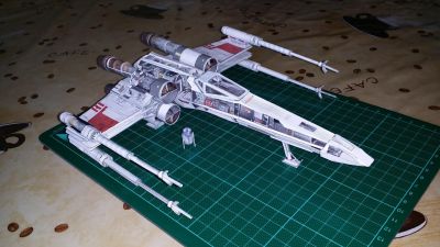 X-Wings
1er montage star wars : cela fera un modèle pour corriger mes défaut de montage
