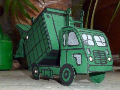 Sita-Rey-Loader
maquette en papier, gravure sur linoleum
Keywords: camion poubelle, garbage truck, refusetruck, muellwagen, Sita-Rey-Loader, France, Paris