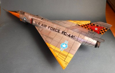 vrai GELI ! C'est tout simplement amusant de construire ces avions, même si je ne les réussis pas parfaitement.