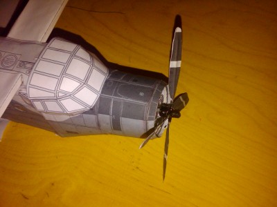 IMG00289-20110709-0036.jpg (512.83 Kio) Vu 5130 fois et le tout refermé par la "vitre" en papier, j'ai donc laissé de coté les détails de l’intérieur.