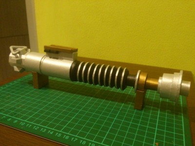 Luke-Skywalker-Lightsaber-Papercraft-2-1024x768.jpg