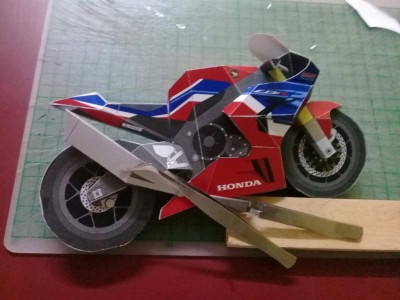 moto 03 3.jpg