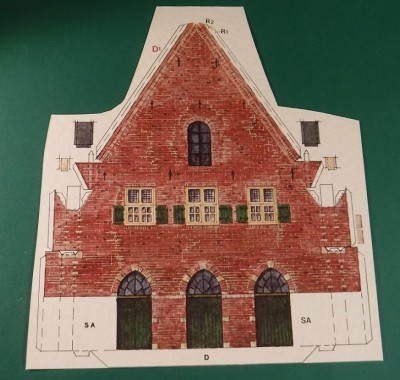 DSCF0213.JPG (244.25 Kio) Vu 3867 fois Le pignon à l'arrière suit...