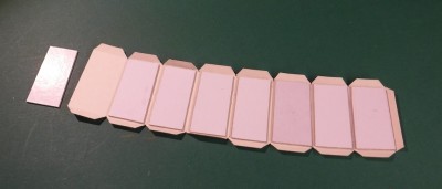 DSCF0020.JPG (140.76 Kio) Vu 3535 fois Le dernier morceau de carton n'est utilisé qu'après assemblage...