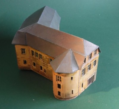 DSCF0012.JPG (142.23 Kio) Vu 2120 fois ... et placé sur la tour semi-circulaire...