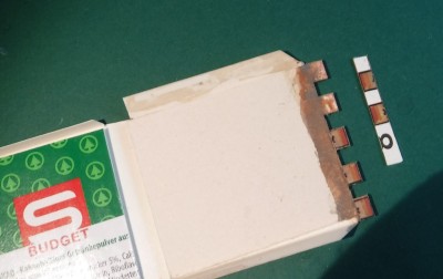 DSCF0242.JPG (137.66 Kio) Vu 1917 fois ... renforcé de carton Finn 1,5 mm, découper les créneaux et les recouvrir...