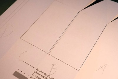 Collez maintenant les motifs de l'Avent au dos...