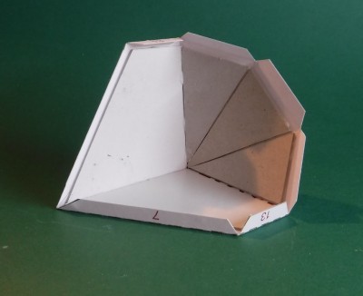 ...je le renforce avec du carton 1mm...