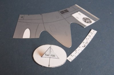 De là, la nacelle du moteur ovale...