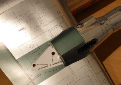 DSCF0069.JPG (177.86 Kio) Vu 1151 fois ... trous pour le train d'atterrissage ouverts ...