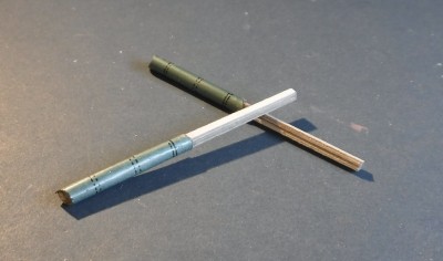 ...et insérer dans la nacelle moteur...