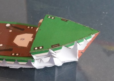 DSCF0122.JPG (170.95 Kio) Vu 2647 fois ... et collez-le au ras de la pointe du cadre central.<br /><br />Cordialement<br />Kurt