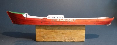 DSCF0001.JPG (101.95 Kio) Vu 2550 fois ... puis collez-la étape par étape à la proue et à la poupe...