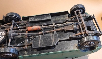 … il manque encore le bloc moteur, la transmission, l'arbre de transmission et le pot d'échappement…