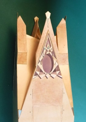 ...et les coller sur les quatre pignons ...