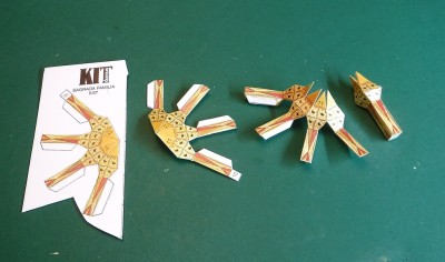 … Collez la pièce 11 quatre fois…