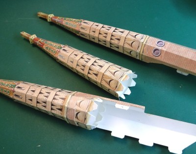 ... comme les flèches ne rentrent pas dans la partie inférieure, je dois trouver une solution...