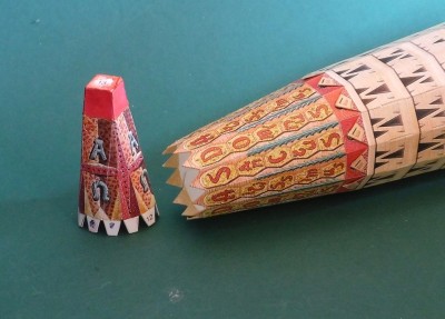 Insérez la pièce 12 par l'intérieur et collez-la…