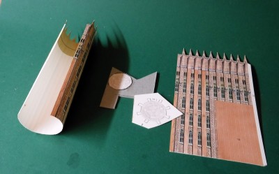 DSCF0021.JPG (174.36 Kio) Vu 1414 fois … Pour la partie 34, je retire les languettes et la renforce avec du carton de 1,5 mm…