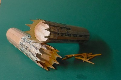 DSCF0024.JPG (191.6 Kio) Vu 763 fois …plancher installé et cure-dents collés…