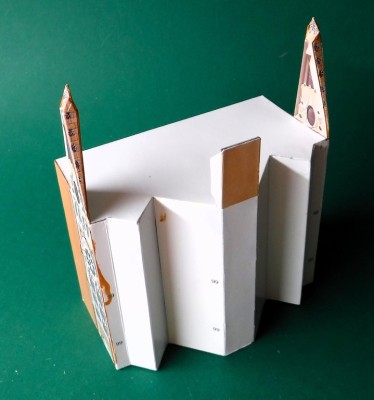 DSCF0265.JPG (114.66 Kio) Vu 581 fois … mise en place comme couverture.<br /><br />Cordialement,<br /><br />Kurt