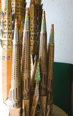 DSCF0164.JPG (161.57 Kio) Vu 330 fois … quatre tours en place…