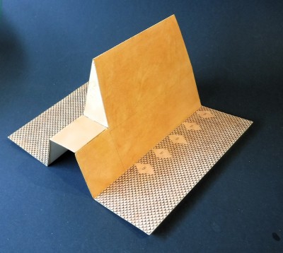 DSCF0211.JPG (201.08 Kio) Vu 179 fois … est collé, mais sans renforts pour le moment.<br /><br />Cordialement,<br /><br />Kurt